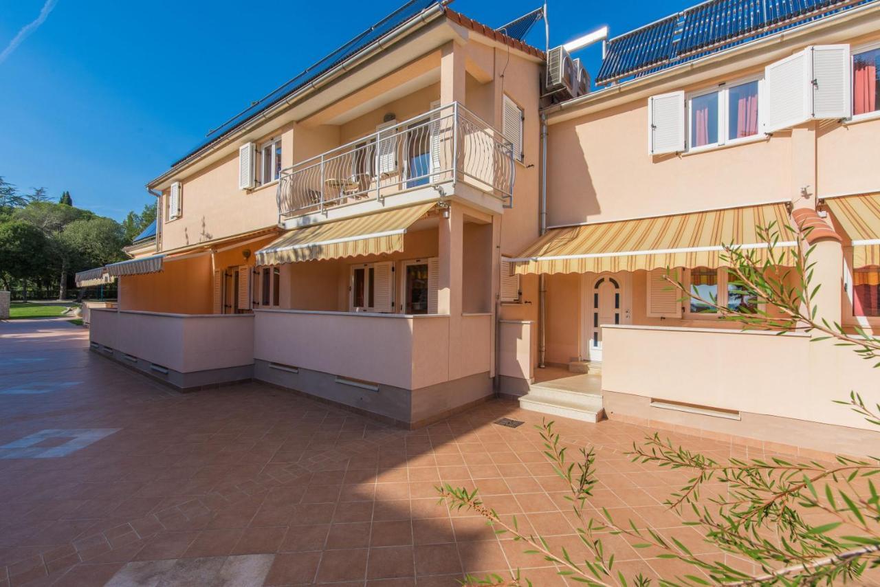 Apartments Materada Residence Пореч Екстериор снимка